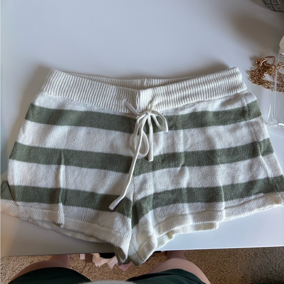 Edikted Pants - Edikted Striped Knit Drawstring Shorts in Cream & Olive